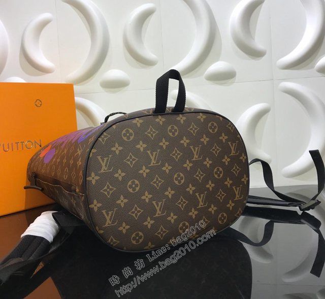 路易威登男包 M44615 頂級原單 Chalk雙肩包 LV徽章包 LV新款男背包  ydh2897